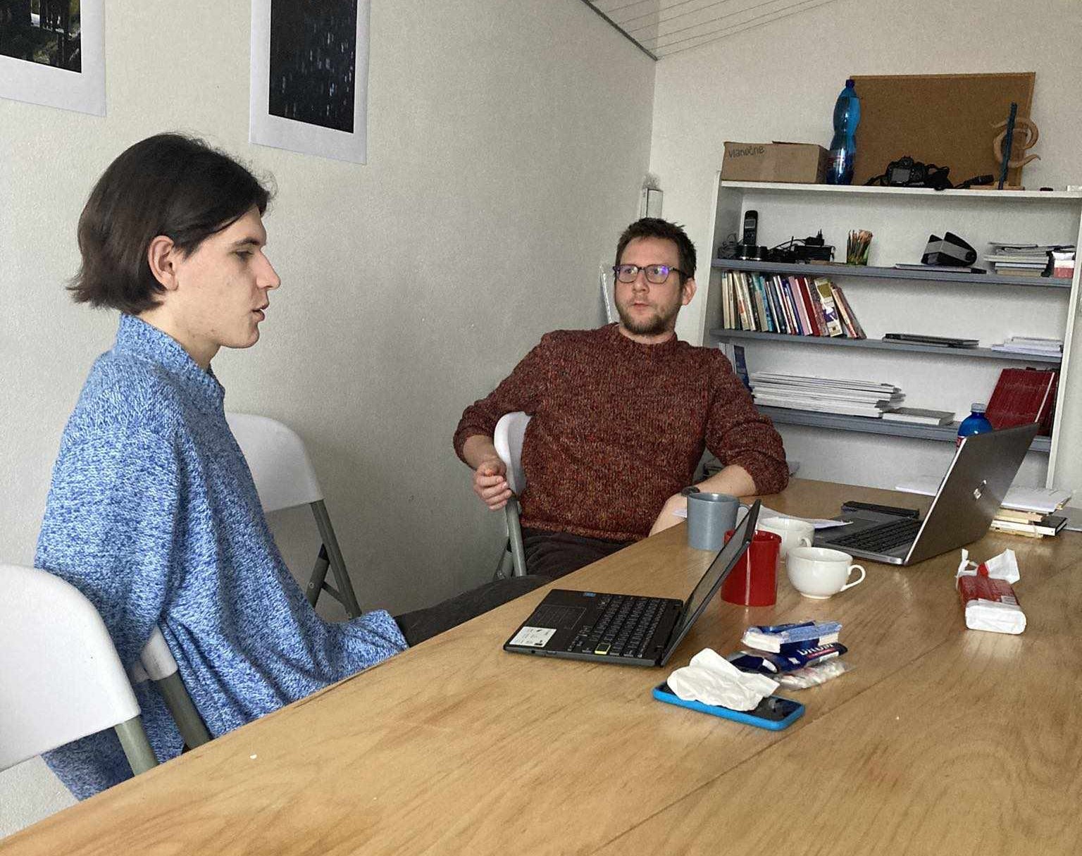 Tomáš Janešík a Viliam Nádaskay počas rezidencie